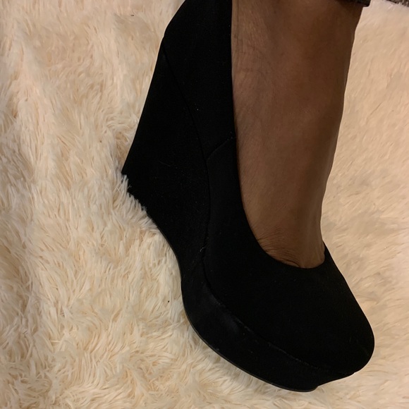 Black Wedges with ankle straps - Picture 1 of 8